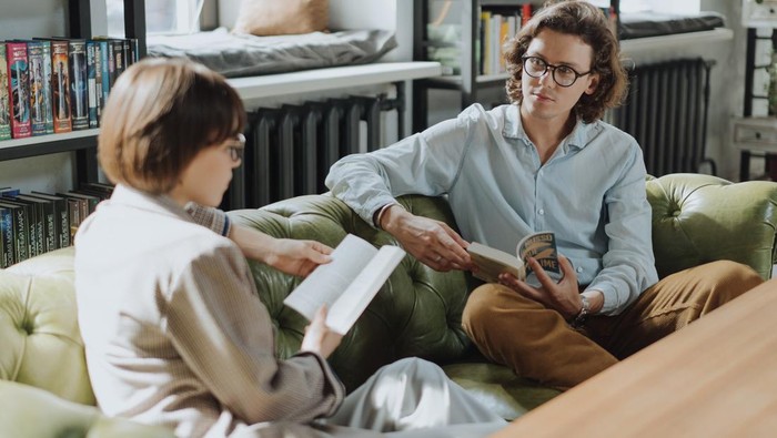 Kutu Buku Wajib Tahu, 4 Komunitas Pecinta Buku Ini Bisa Jadi Pilihan untuk Kamu Ikut Bergabung!