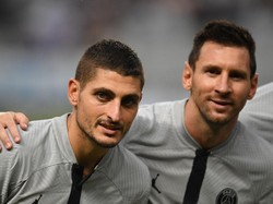 Ketika Messi Intip-intip Celana Verratti di Lorong Stadion