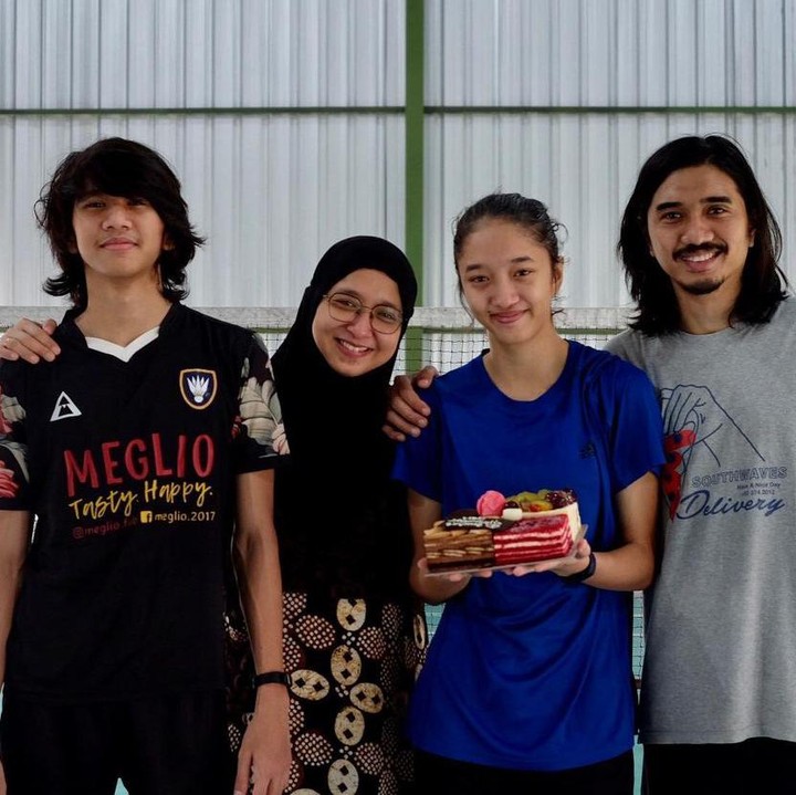 <p>Aishara Duta Chiara tak ingin mengikuti jejak sang ayah. Ia pun lebih memilih menjadi atlet badminton, Bunda. (Foto: Instagram: @pakduta)</p>