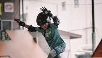 <p>Anak pertama Ringgo Agus Rahman dan Sabai Dieter, Bjorka, menekuni olahraga skateboard, nih. Keren banget, ya! (Foto: Instagram: @ringgoagus)</p>