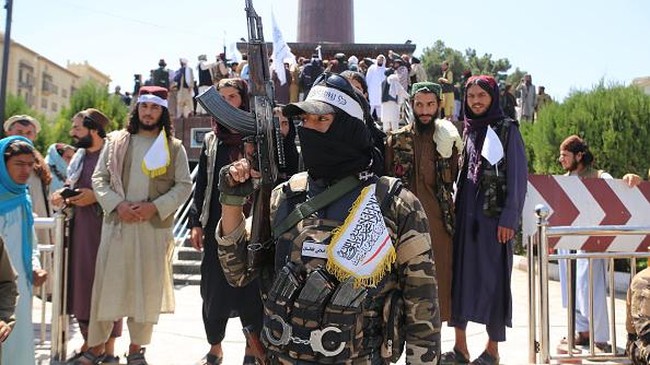 Pemimpin Taliban mengklaim kehidupan warga Afghanistan hidup dalam terang sesuai hukum Islam.