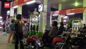 VIDEO: SPBU 'Diserbu' Semalam, Meski Harga Pertalite Belum Naik