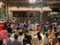 Aksi Politikus Kamboja Ramal Kiamat Datang Picu Warga Mengungsi