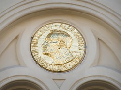 Sejarah Nobel Prize: Dari Wasiat Alfred Nobel hingga Tradisi Dunia