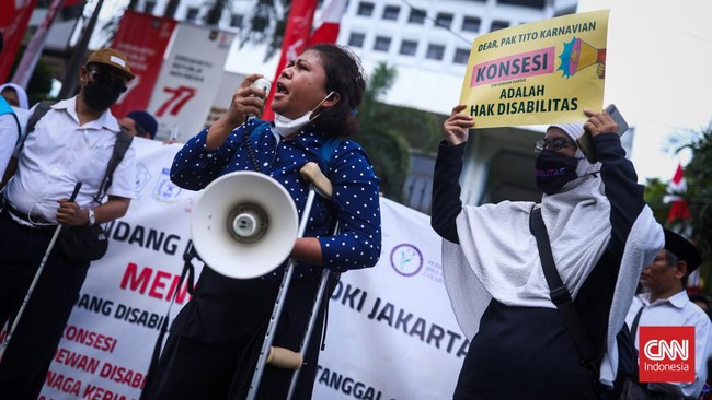 FOTO: Aksi Penyandang Disabilitas di Kemendagri