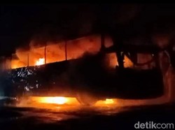 Polisi Sebut Penyebab Bus Ludes Terbakar di Situbondo Diduga dari Power Bank