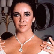 5 Perhiasan Mewah Elizabeth Taylor yang Paling Legendaris, Nilainya Miliaran Rupiah!
