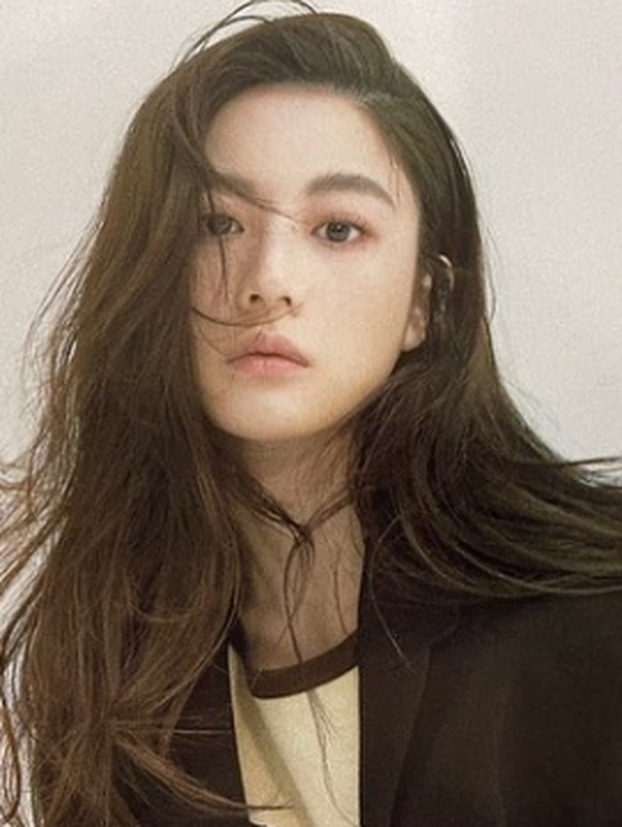 Go Yoon Jung lahir pada tanggal 22 April 1996/ foto: instagram.com/goyounjung