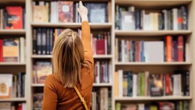 Harap-harap Cemas Fanfiction dan AU Tersandung Hukum