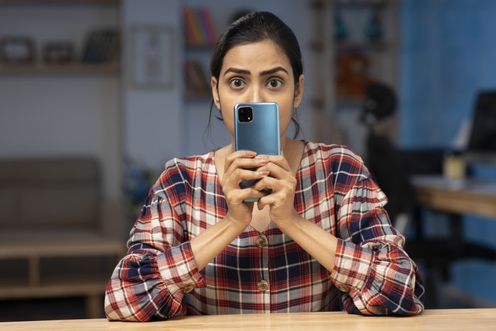 Ilustrasi merekam dengan ponsel