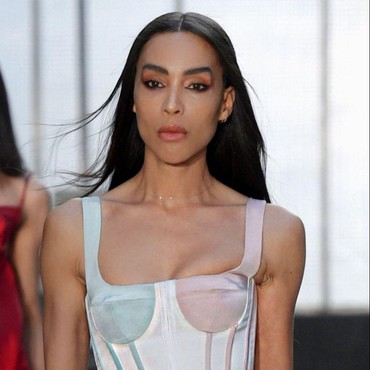 8 Potret Ines Rau Model Transgender yang Pacari Pesepakbola Mbappe