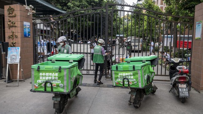 Riset CRIC mengungkap dampak kebijakan zero covid-19 di China membuat 34 persen toko di mal besar tutup sejak lockdown.
