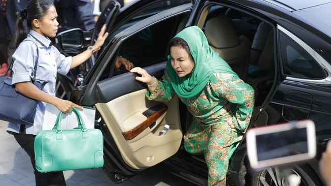 Pengadilan Tinggi Malaysia menjatuhi istri eks Perdana Menteri Najib Razak, Rosmah Mansor, hukuman penjara selama 10 tahun pada Kamis (1/9).