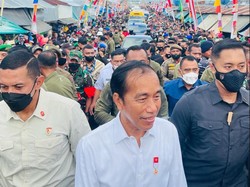 Antusias Warga Tanimbar 64 Tahun Tak Dikunjungi Presiden