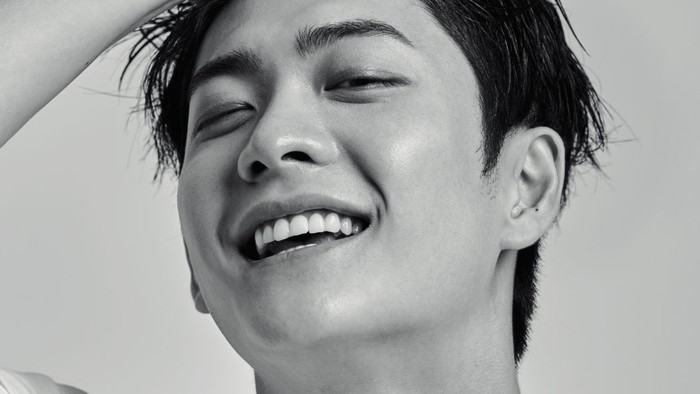 Ia juga mengaku sangat senang karena drama Extraordinary Attorney Woo bisa berjalan dengan baik, dan dicintai oleh banyak orang./ foto: gqkorea.co.kr