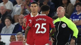 FOTO: Sancho Bawa MU Meroket di Liga Inggris