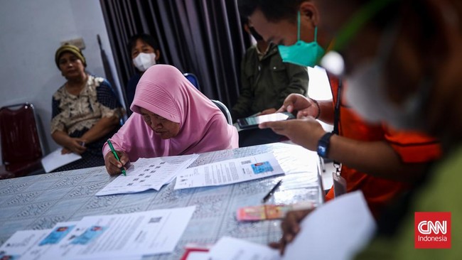 Presiden Jokowi akhirnya mencairkan bantuan langsung tunai (BLT) El Nino Rp400 ribu.