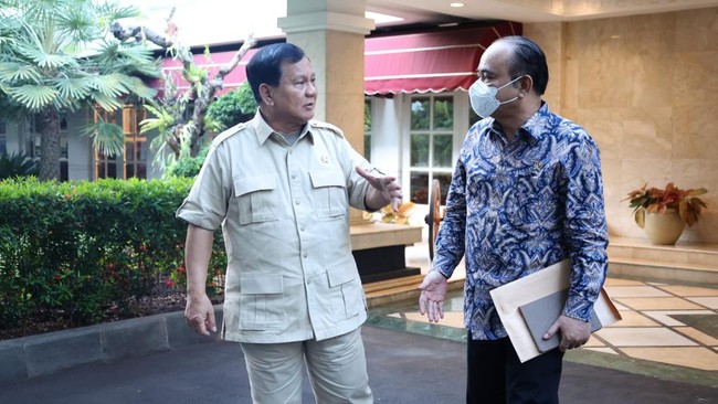 Ketum Projo mengatakan apabila Prabowo ingin berkontestasi kembali dalam Pilpres, ia menyarankan mencari cawapres seorang ekonom.