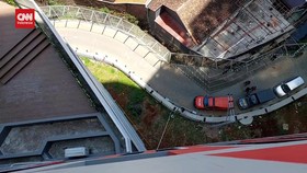 VIDEO: Mahasiswi Baru Semarang Tewas Diduga Lompat dari Apartemen