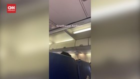 VIDEO: Pilot Ancam Batalkan Penerbangan Akibat Dikirim Foto Telanjang