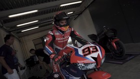 VIDEO: Wajah Girang Marquez Naik Motor Lagi