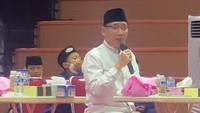 <p>Momen acara ini dibagikan Aliya dan Ibas melalui media sosial masing-masing. Dalam unggahan tersebut momen akikah putri mereka terlihat berjalan dengan khidmat. (Foto: Instagram @jejak.eby, @ruby_26)<br /><br /><br /></p>