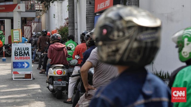 Menurut Guru Besar sekaligus ekonom Muhammad Said, penyesuaian harga BBM di Indonesia tidak terlalu tinggi jika dibandingkan dengan negara-negara lain.