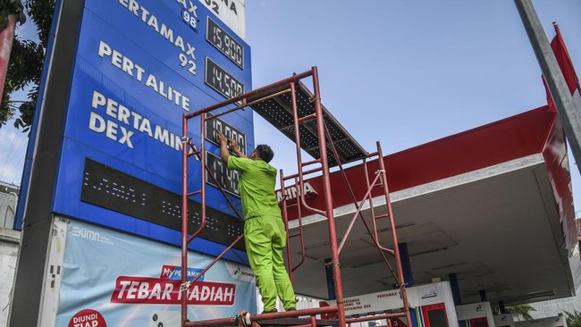 Dirjen Migas ESDM Tutuka Ariadji mengatakan harga Pertalite bisa turun jika harga minyak dunia turun drastis.