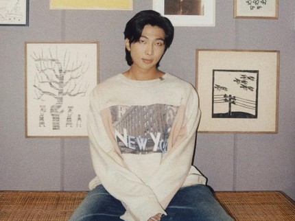 RM dan V BTS Tulis Pesan Menyentuh Sebelum Hiatus 2 Tahun untuk Wamil
