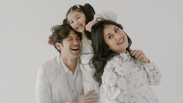 img-title Selamat, Tarra Budiman Dikaruniai Anak ke-2