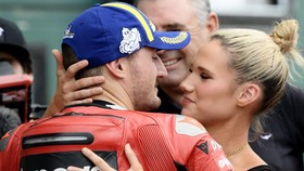 FOTO: Dukungan Istri dan Pacar di MotoGP San Marino 2022