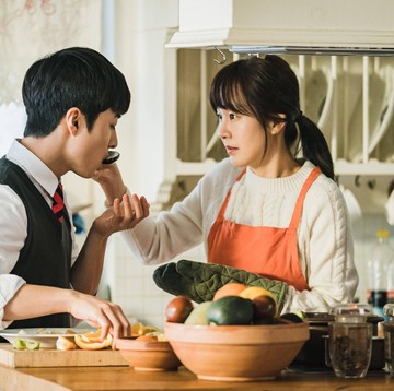 img-title Kebiasaan dan Aturan Unik Masyarakat Korea Saat Makan yang Orang Lain Nggak Bisa 'Relate'
