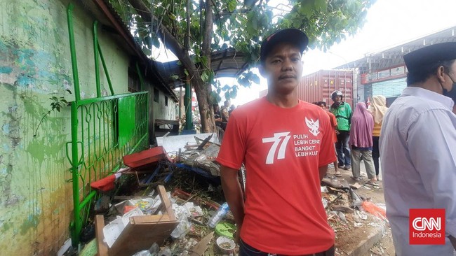 Kecelakaan maut yang terjadi di depan SDN Kota Baru, Bekasi, masih menyisakan duka bagi keluarga dan para guru.