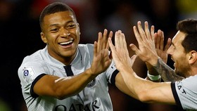 Messi dan Mbappe Mesra, Neymar 'Menghilang' di Nantes vs PSG