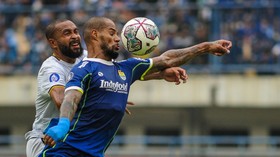 RD Kena Kejutan Strategi Luis Milla di Persib