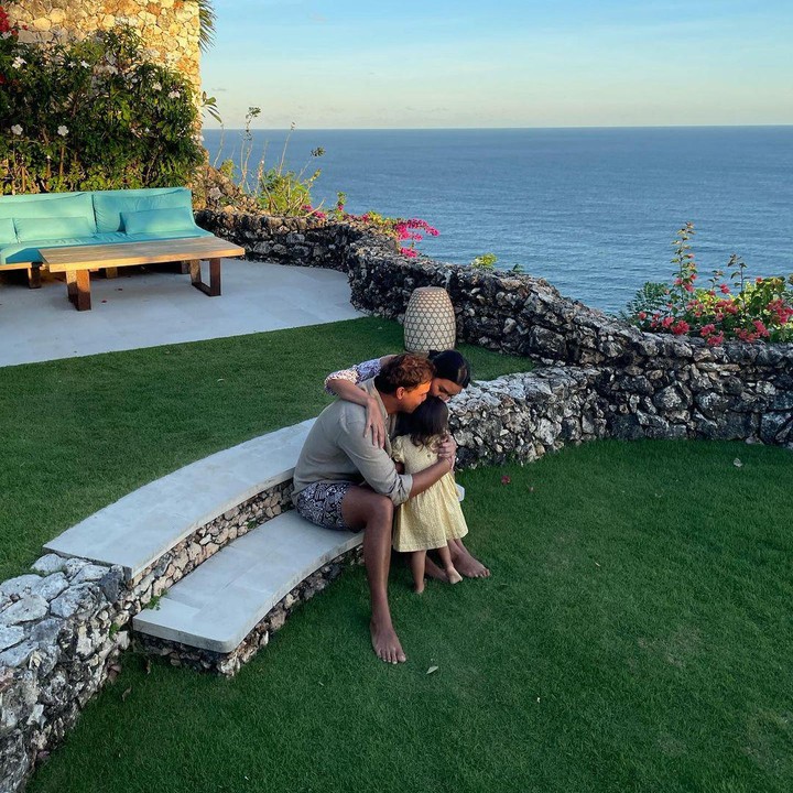 <p>Sudah 5 tahun menikah, Raisa dan Hamish Daud juga telah menjadi orang tua. Mereka dikaruniai putri kecil bernama Zalina Raine Wyllie. (Foto: Instagram @raisa6690)</p>
