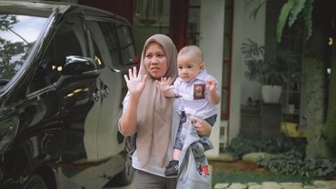 img-title Cerita Haru Sus Rini Pengasuh Cipung Saat Tahu Bekerja dengan Raffi & Nagita