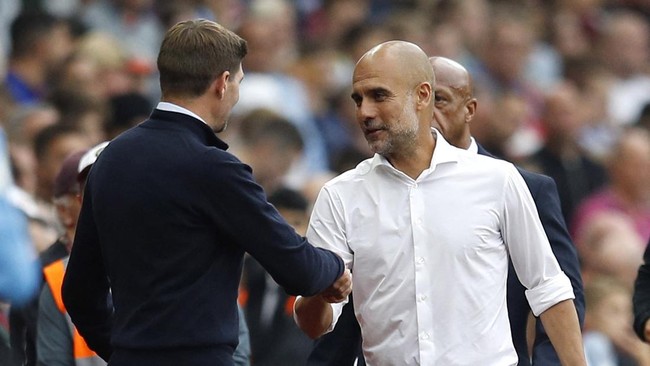 Pelatih Man City Pep Guardiola akui minta maaf ke Steven Gerrard usai lontarkan komentar bodoh soal mantan kapten Liverpool itu yang terpeleset musim 2013/2014.