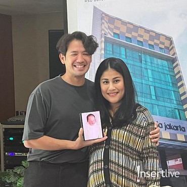 Dikaruniai Anak Kedua, Tarra Budiman: Alhamdulillah Mirip Bapaknya