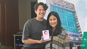 img-title Dikaruniai Anak Kedua, Tarra Budiman: Alhamdulillah Mirip Bapaknya