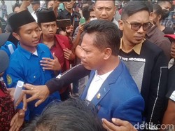 Demo Tolak Harga BBM di DPRD Kendari, Mahasiswa-Legislator Adu Mulut