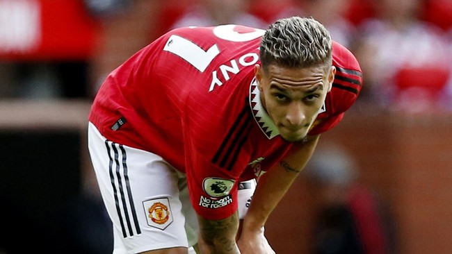 Manchester United mengistirahatkan pemain mereka, Antony seiring munculnya tuduhan kekerasan terhadap perempuan.
