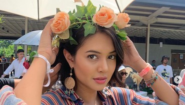 img-title Foto Bareng John Mayer, Aurelie Moeremans: Waktunya Go Public