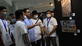 Anies Buka Pameran Foto Ruang Ketiga Jakarta: Jadikan Tempat Kreatif