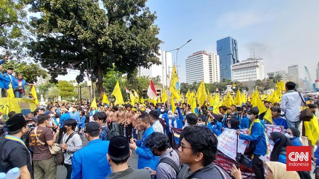 PB PMII meminta kepolisian membuka pagar kawat yang menutup akses menuju Kompleks Istana Kepresidenan, Jakarta Pusat.