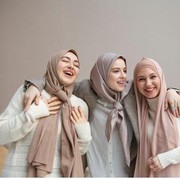 Mudah Diikuti, Ini Gaya Hijab untuk Wajah Bulat Supaya Terlihat Tirus