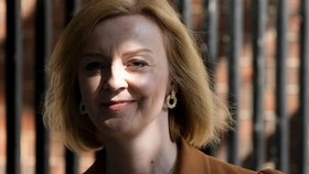 Telepon Zelensky, Liz Truss Janji Dukung Penuh Ukraina Lawan Rusia