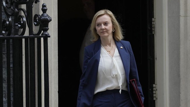 Sepupu Putra Mahkota Saudi Pangeran MbS ancam AS dengan jihad hingga PM Inggris, Liz Truss, minta maaf usai didesak mundur.