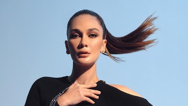 img-title Ditanya soal Pria yang Akan Jadi Suami, Luna Maya Sebut Ariel NOAH