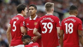 Varane dan Maguire, Pembeda Nasib MU Musim Ini